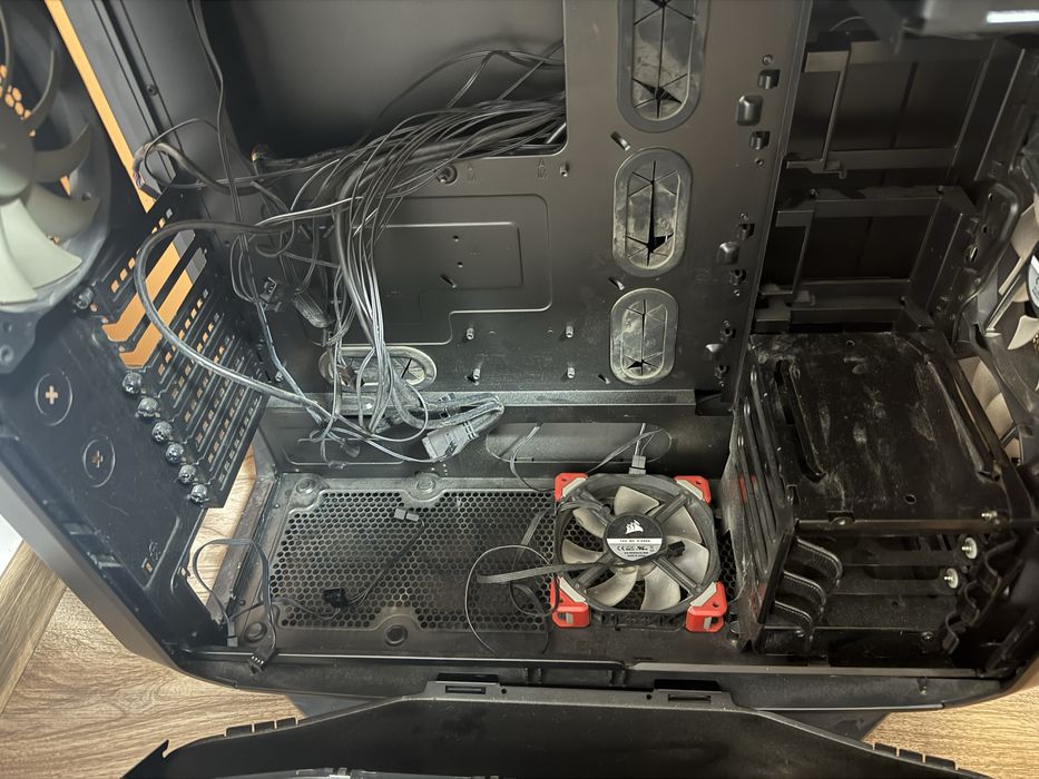 Carcasa PC Big Tower