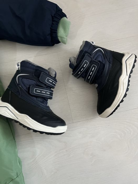 СУПЕР ЦЕНА!!! Детски космонавт + подарък апрески и ръкавички