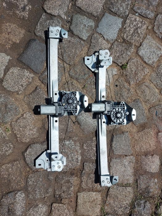 Стъклоповдигач Дачия / Dacia