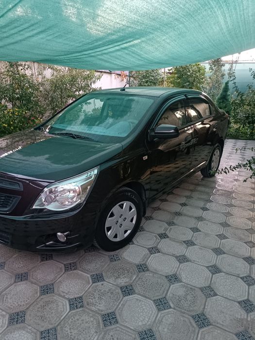 Продаю chevrolet cobalt девятнадцатого года. В хорошем состоянии.