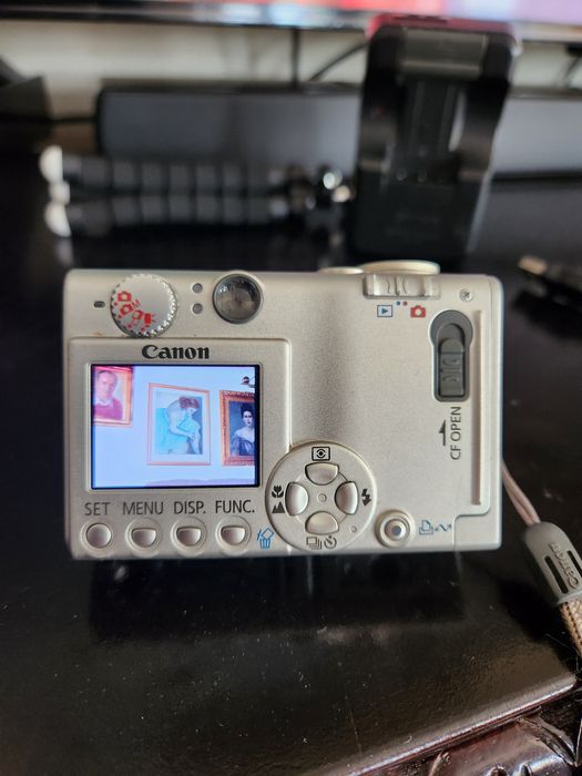 Cameră foto-video CANON ixus 500,perfect funcțională.
