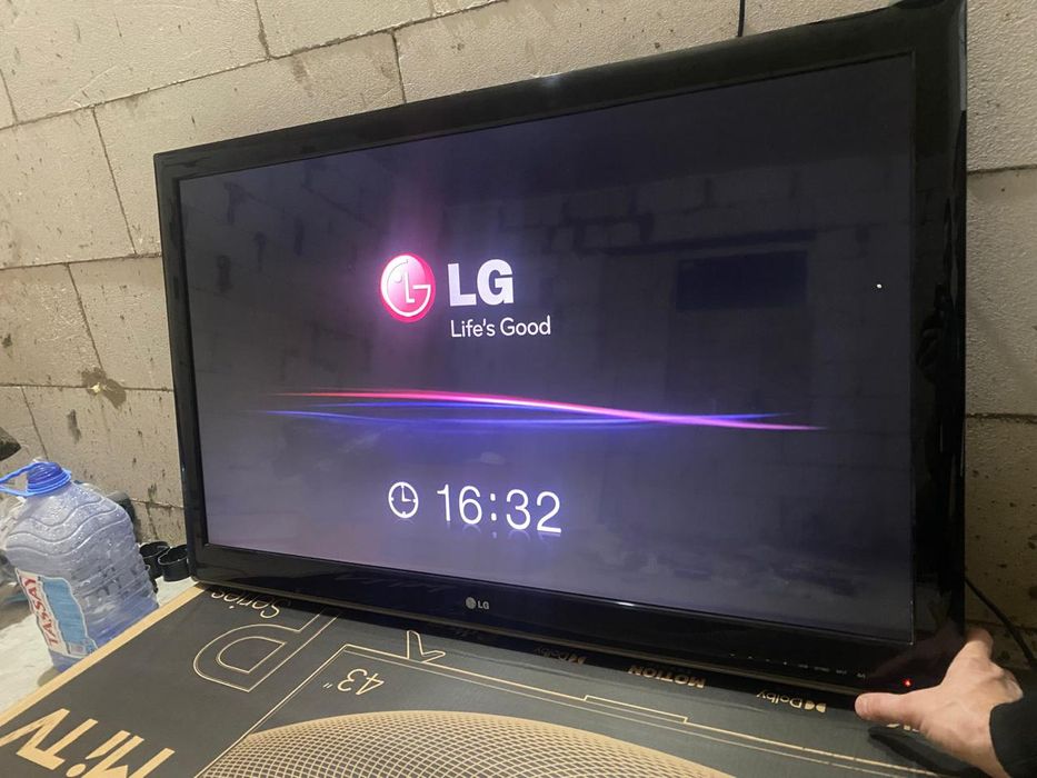 Продам Телевизор LG.