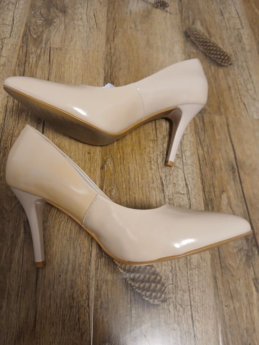 Pantofi stiletto crem