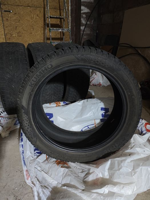 Продаю шины kumho 18 235/45