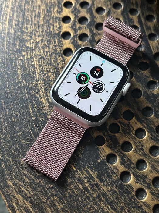 Apple Watch 5 40 mm & bratari cool, stare excelentă