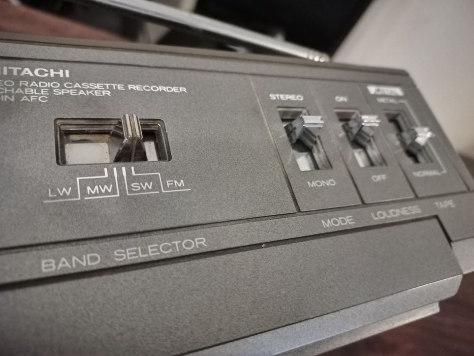 Hitach - радио касетофон