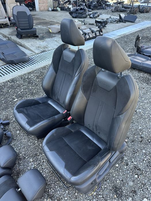 Interior piele / alcantara Toyota CHR