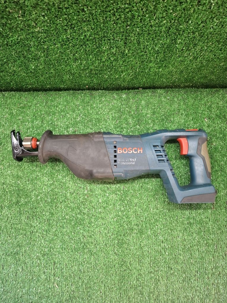 Саблен трион на Bosch GSA 18 V-LI