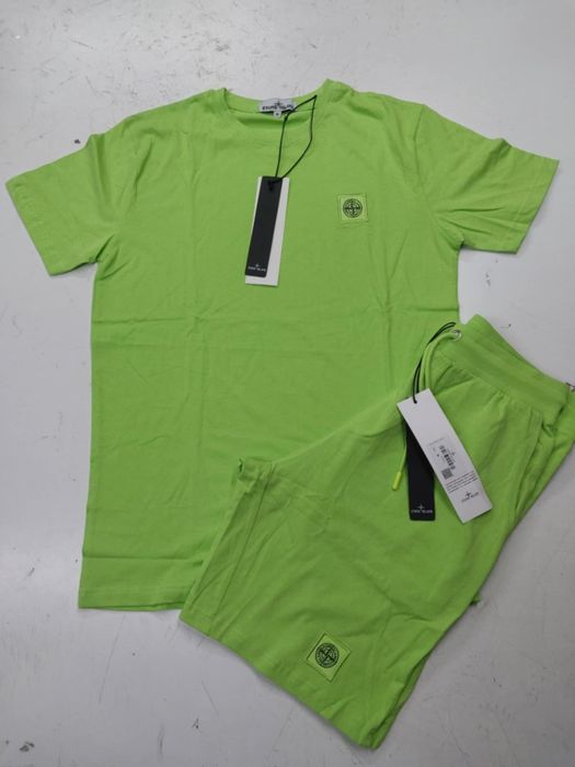 Compleu Stone Island nou, calitate premium, pantaloni scurți și tricou