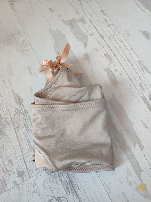 Цял   бански   страхотен е .