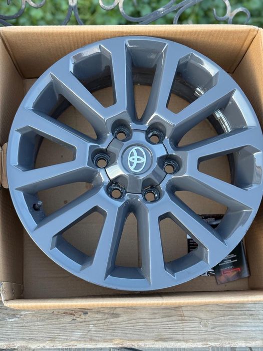 Продам титановые диски для toyota новая