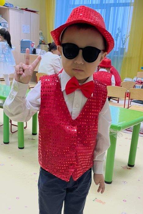 Набор: жилетка, шляпа, бабочка