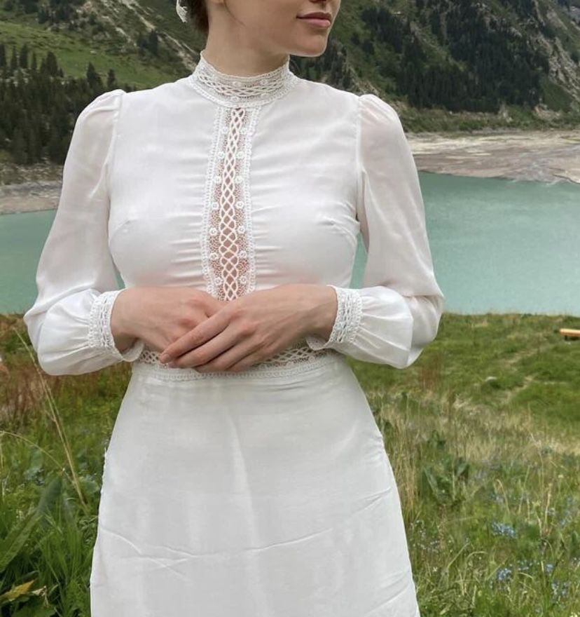 Платье в пол белое