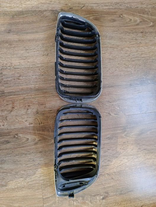 Grila radiator nara stanga dreapta Bmw Seria 3 E46