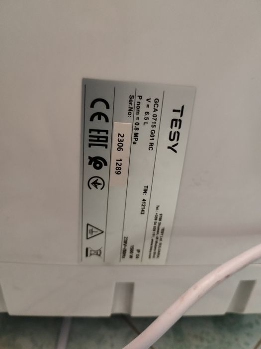 Компактен 7 л бойлер TESY за монтаж над или под мивка
GCA 0715 G01 RC