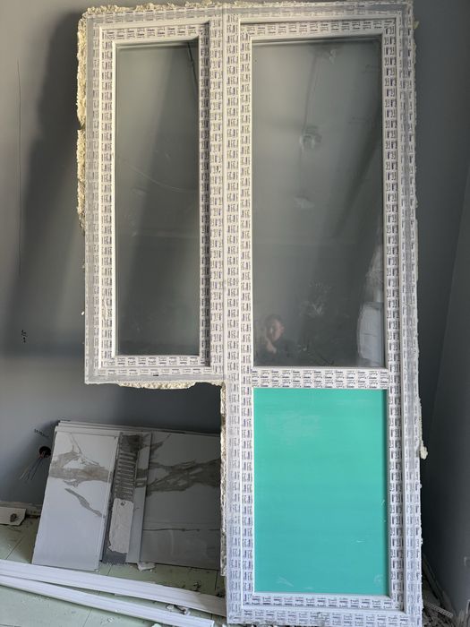 Дверь с окном пластик