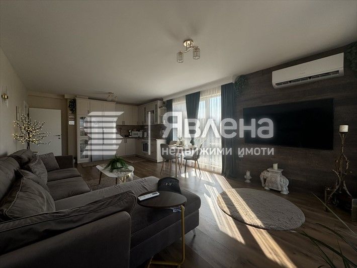 Продава се Тристаен апартамент в Пловдив, Остромила - 118 кв.м за 1653 €/кв.м - Снимка #1