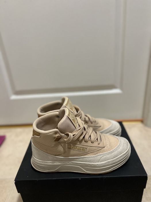 Дамски боти на Guess и на Reebok