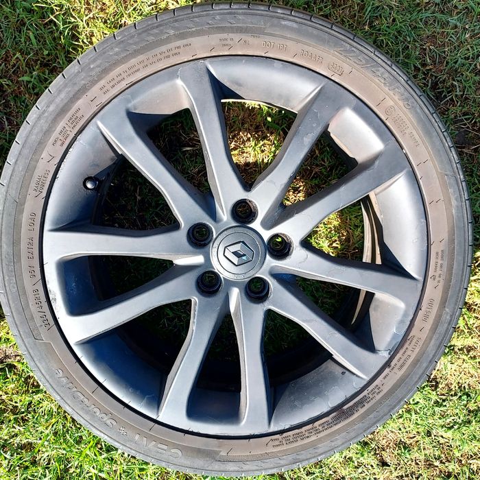 Vând jante originale Renault