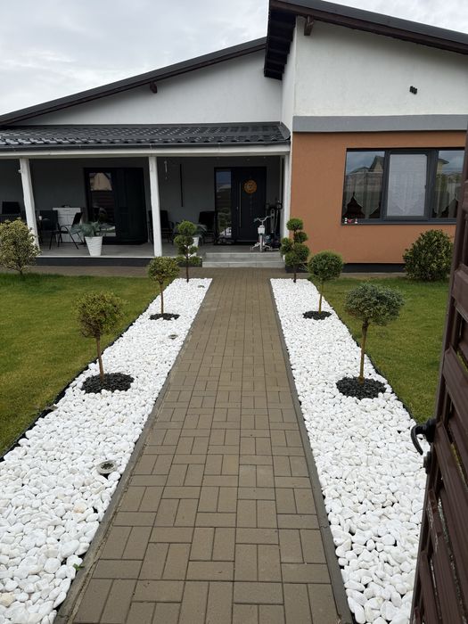 Casa parter singur in curte