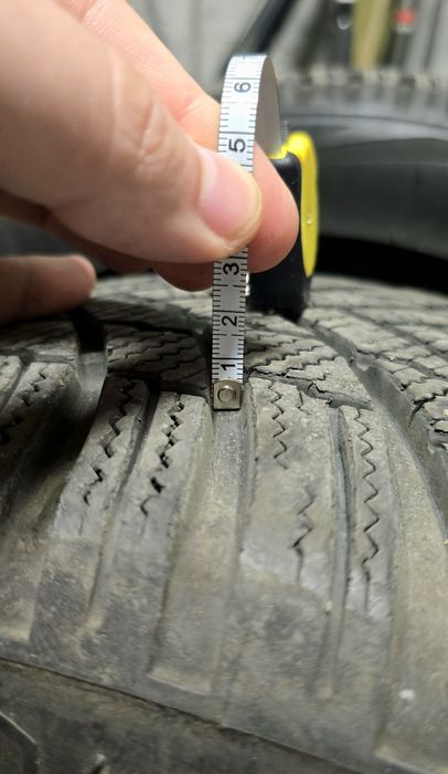 Anvelope auto de iarna 225/50/17 98v