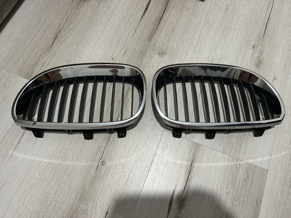 Grile fata BMW E60/E61 originale