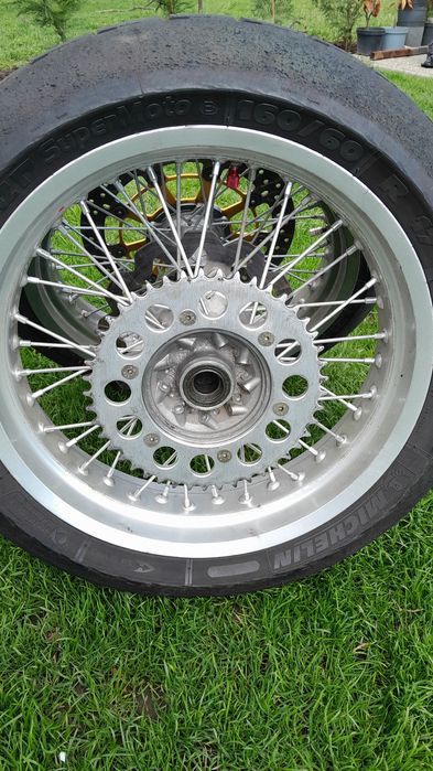 Roti supermoto Honda