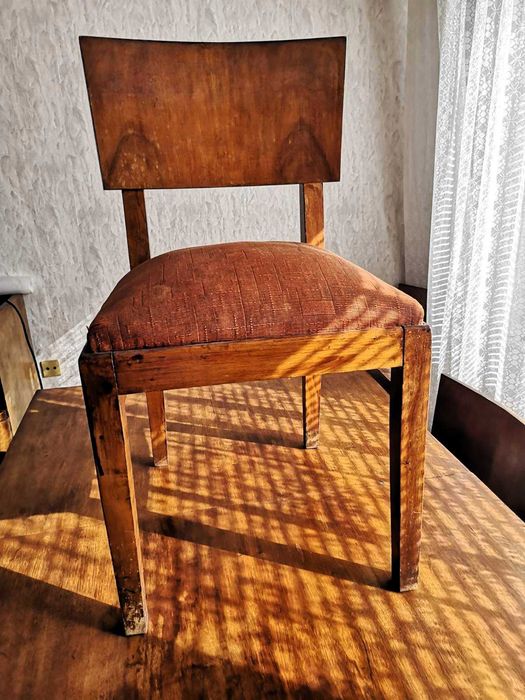 Масивна баварска маса и шест стола от орех