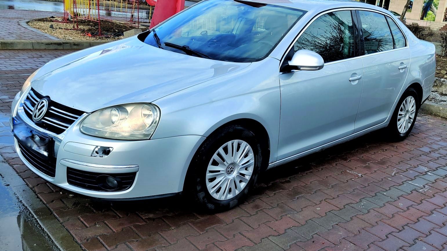 Volskwagen Jetta 1.6 benzină