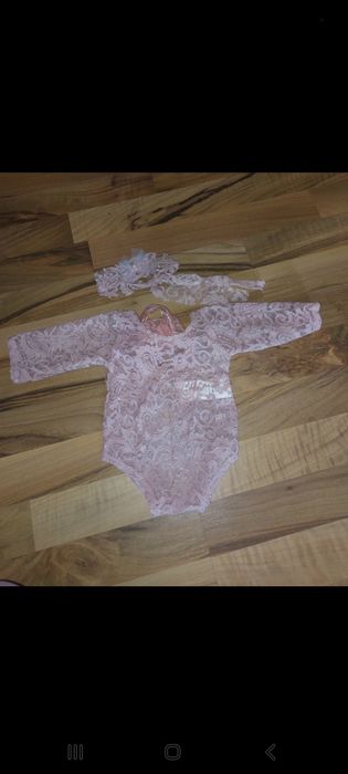 Body roz cu dantelă