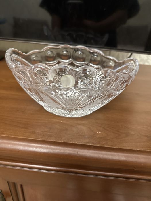 Посуда из хрусталя и стола