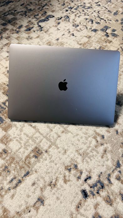 MacBook Pro i9