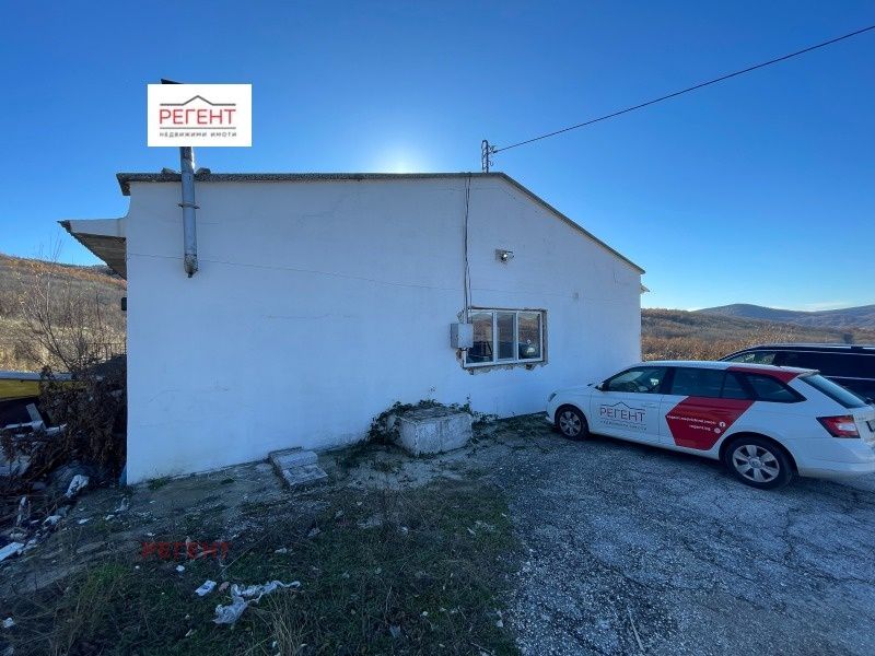 Продава се Промишлена сграда в Дряново - 6000 кв.м за 19 €/кв.м - Снимка #1