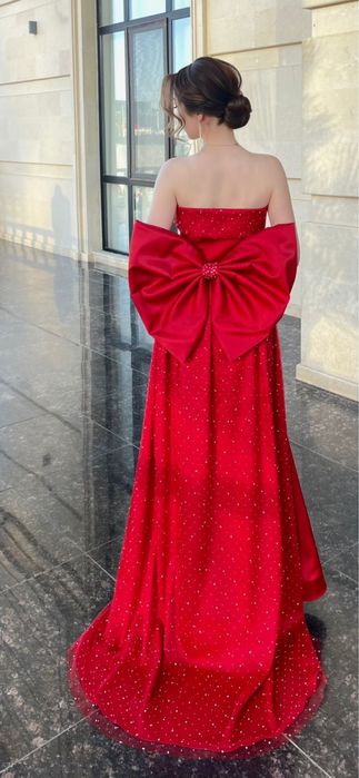 Эксклюзивное вечернее платье