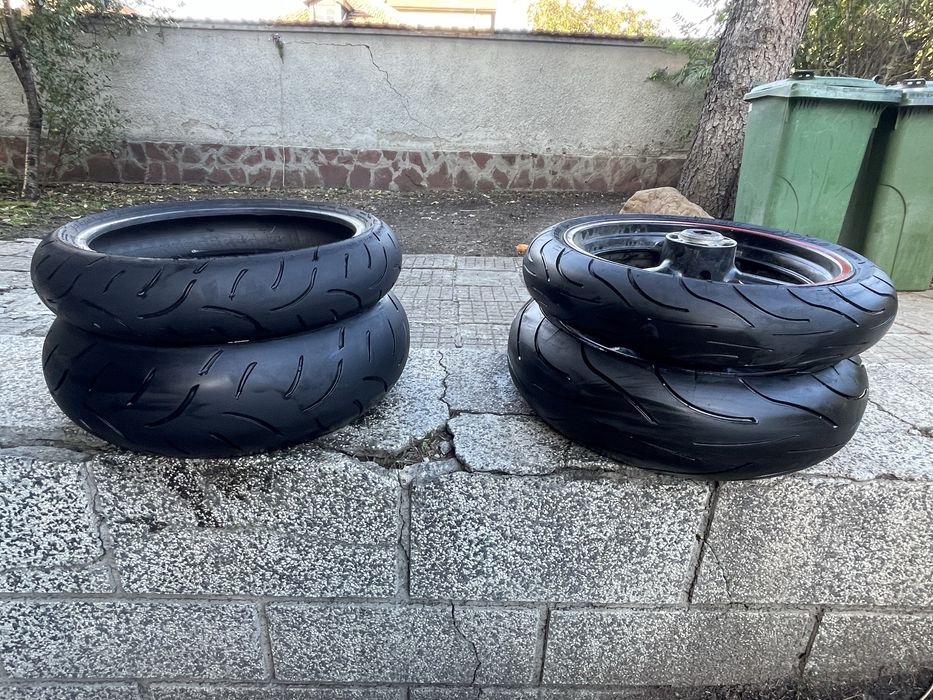 Гуми два комплекта