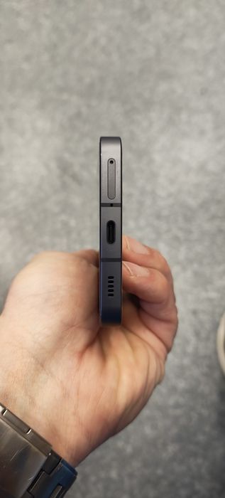 Nothing Phone 1 в гаранция - перфектно състояние