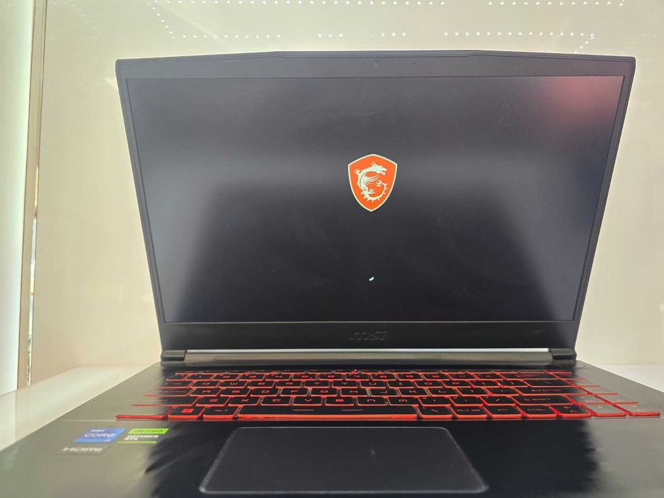 лаптоп MSI GF63.