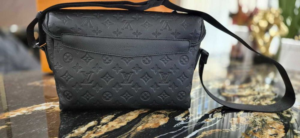 Чанта Louis Vuitton Messenger Voyager PM нова, черна