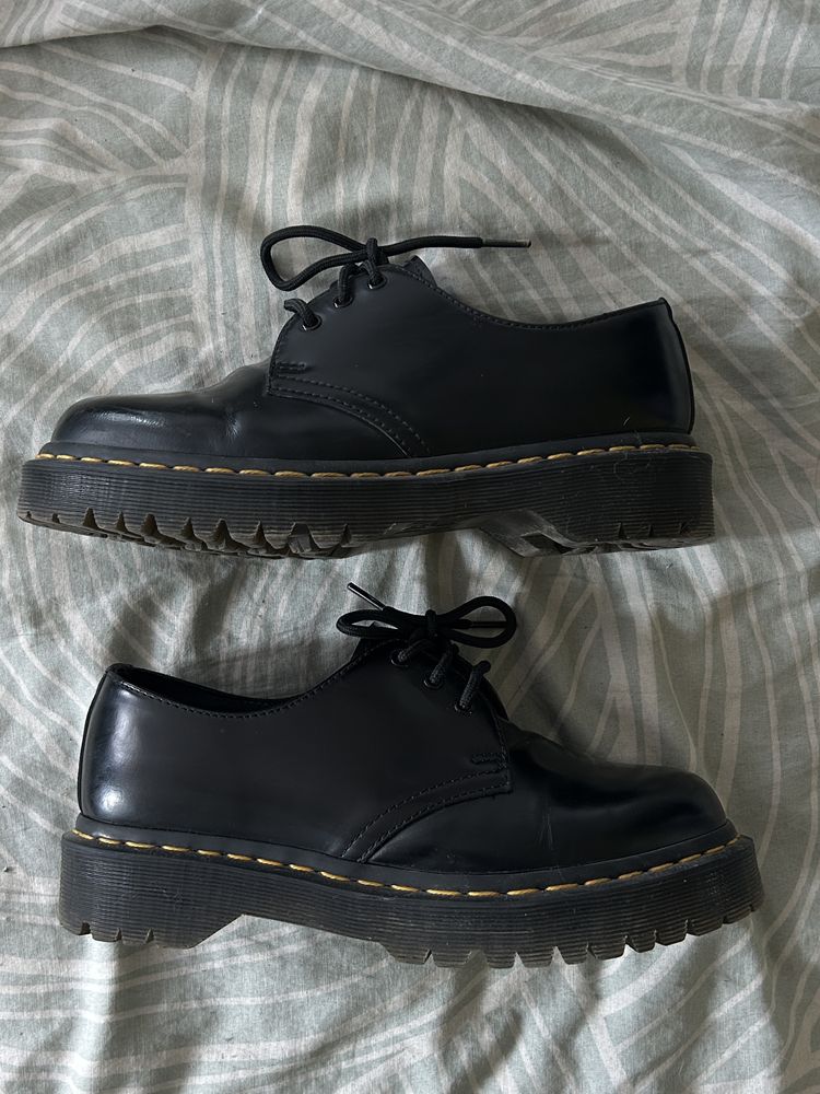 Dr martens обувки с платформа номер 40