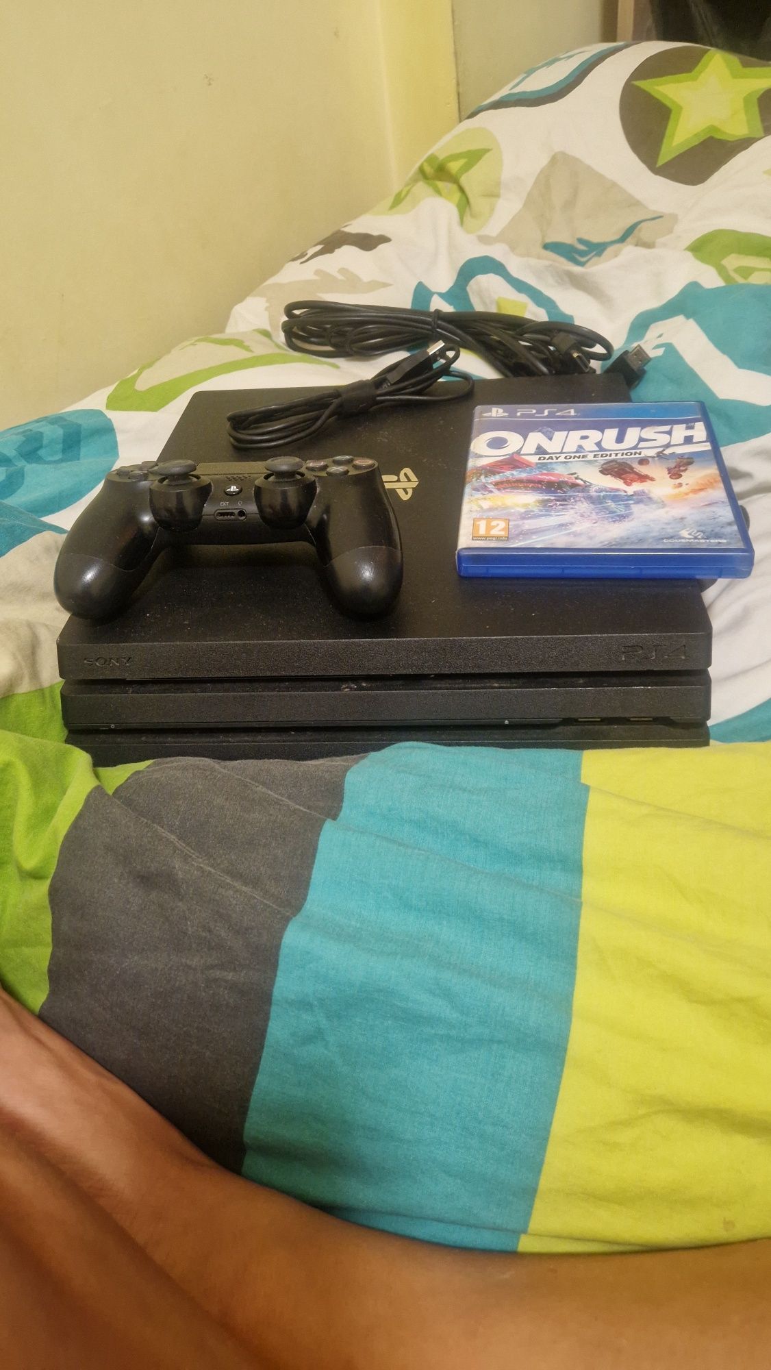 Продавам psp 4pro плюс игра