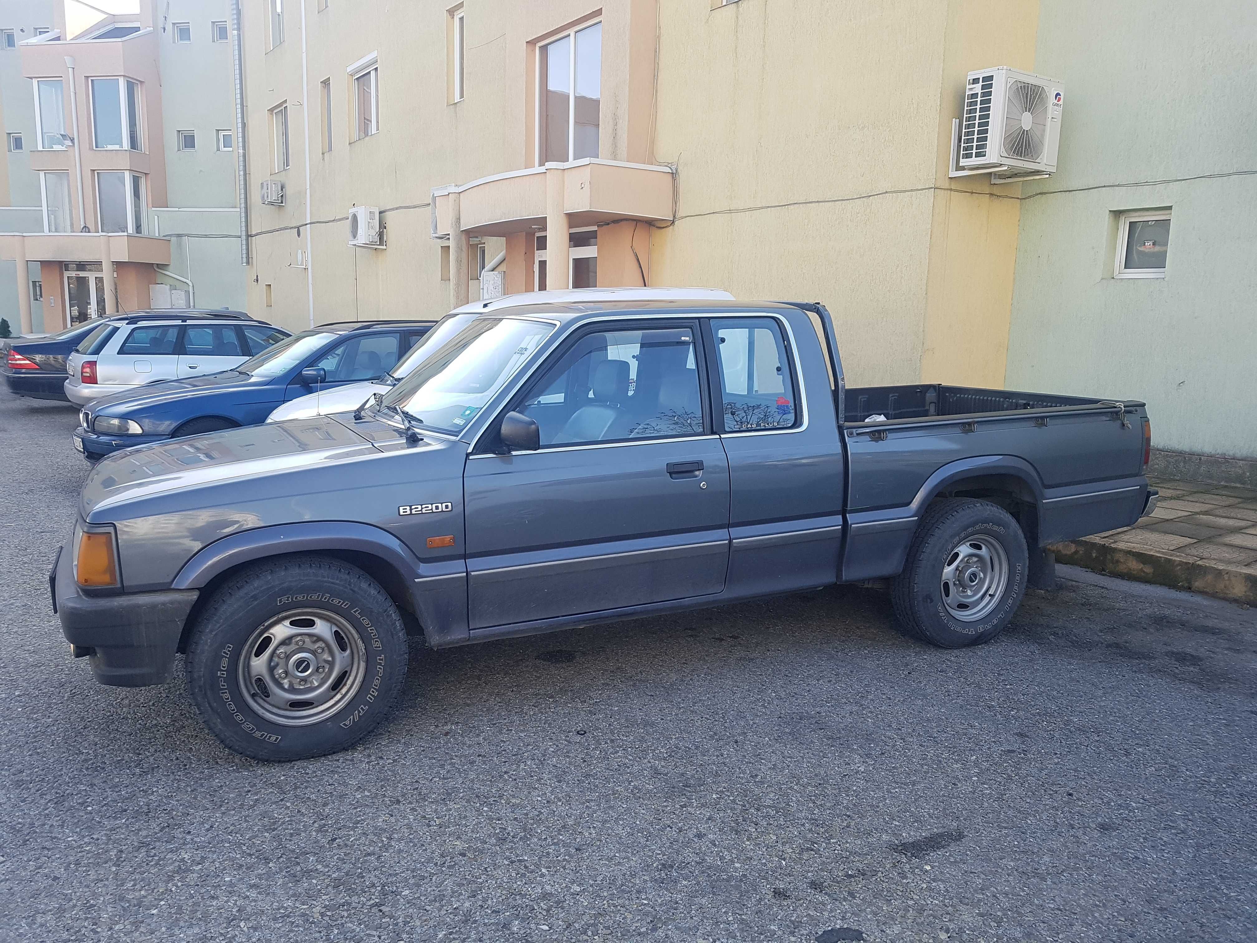 Mazda b2200 pickup Truck