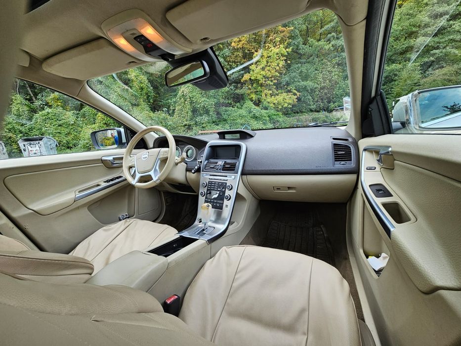 Vând Volvo XC 60 2010 4x4 awd