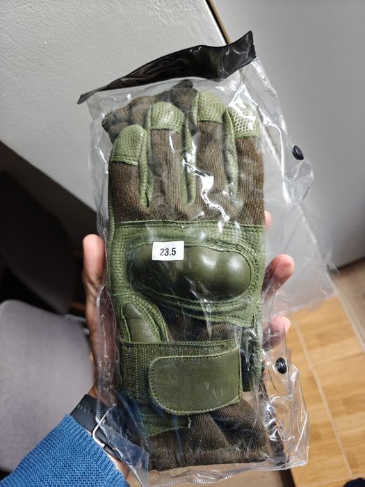 Mănuși tactice militare