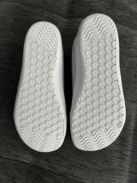 Чисто нови леки и свежи обувки за топло време