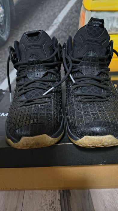 Найк Джордан 44 номер обувани 2 пъти