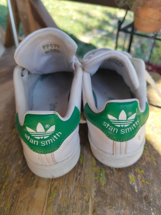 Stan Smith ветерани, номер EU 34 — малки стъпки, голям характер