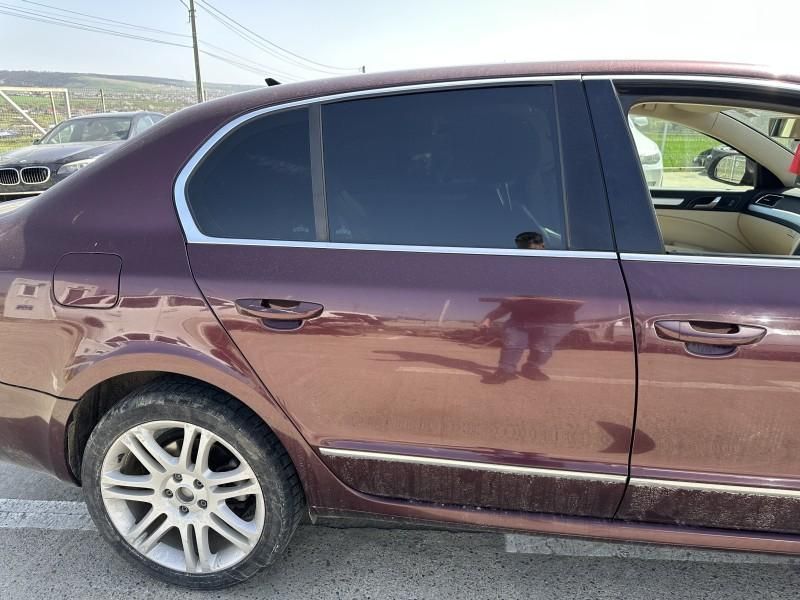 Portiera usa spate dreapta Skoda Superb 2 (2008-2013)