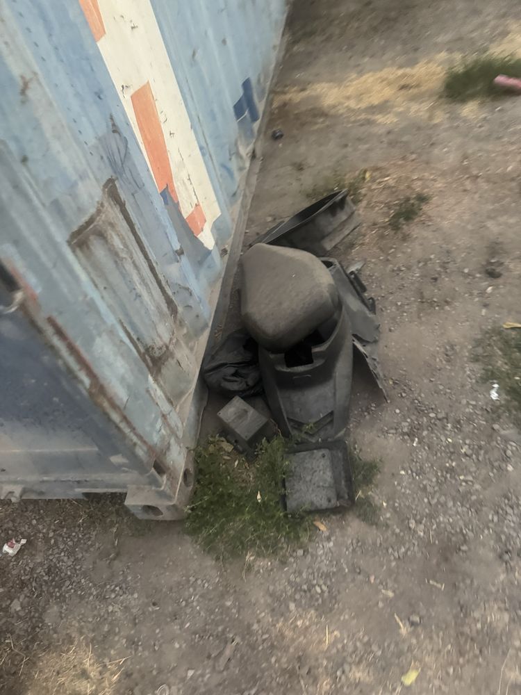 Skuter 2 ta bor narxi 300 ikkalasini narxi