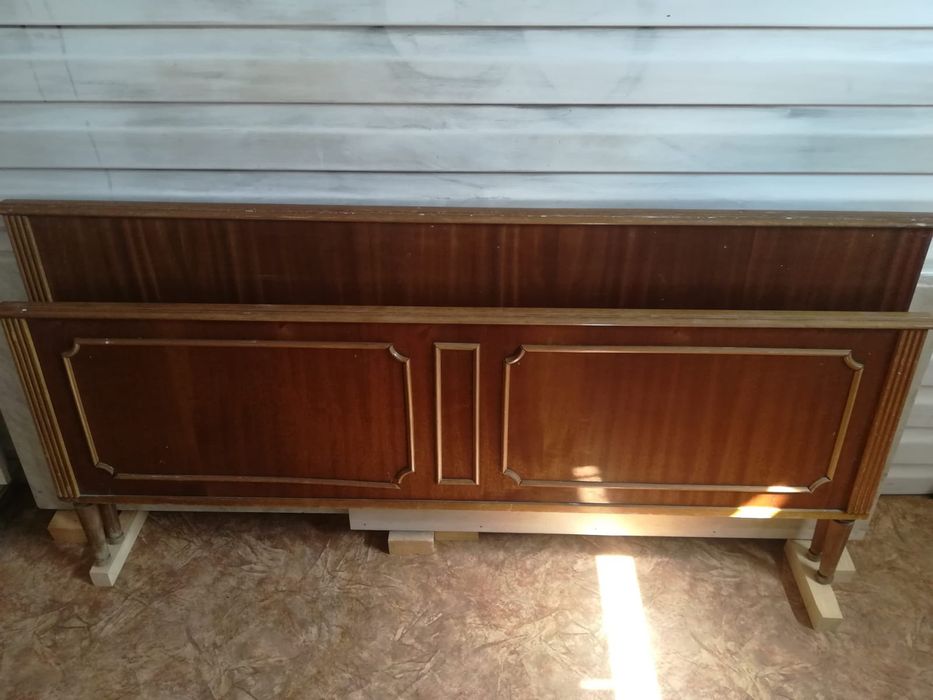 Продам двуспальную кровать (антиквариат)