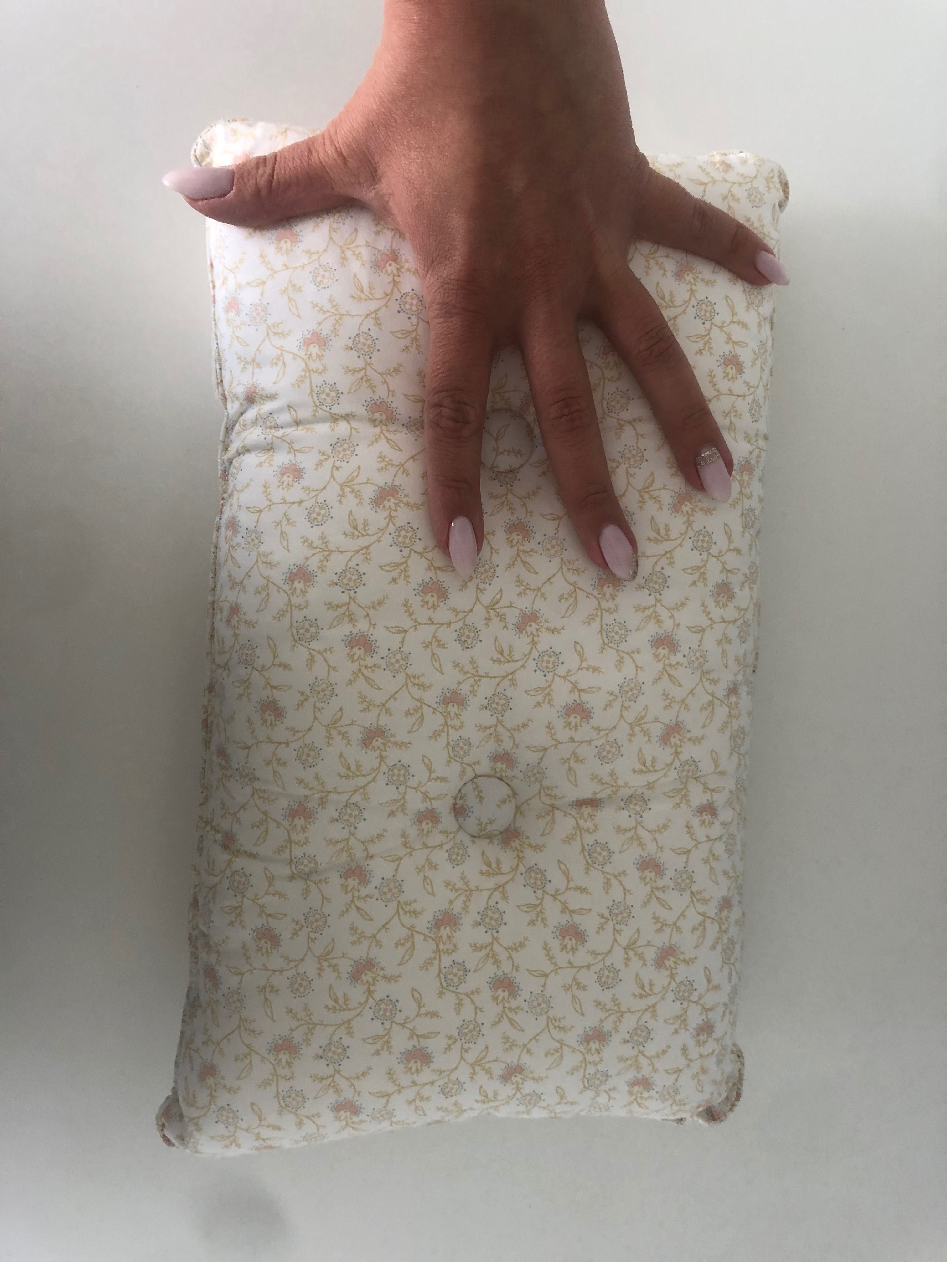 Възглавници, чаршаф Zara home, H&M